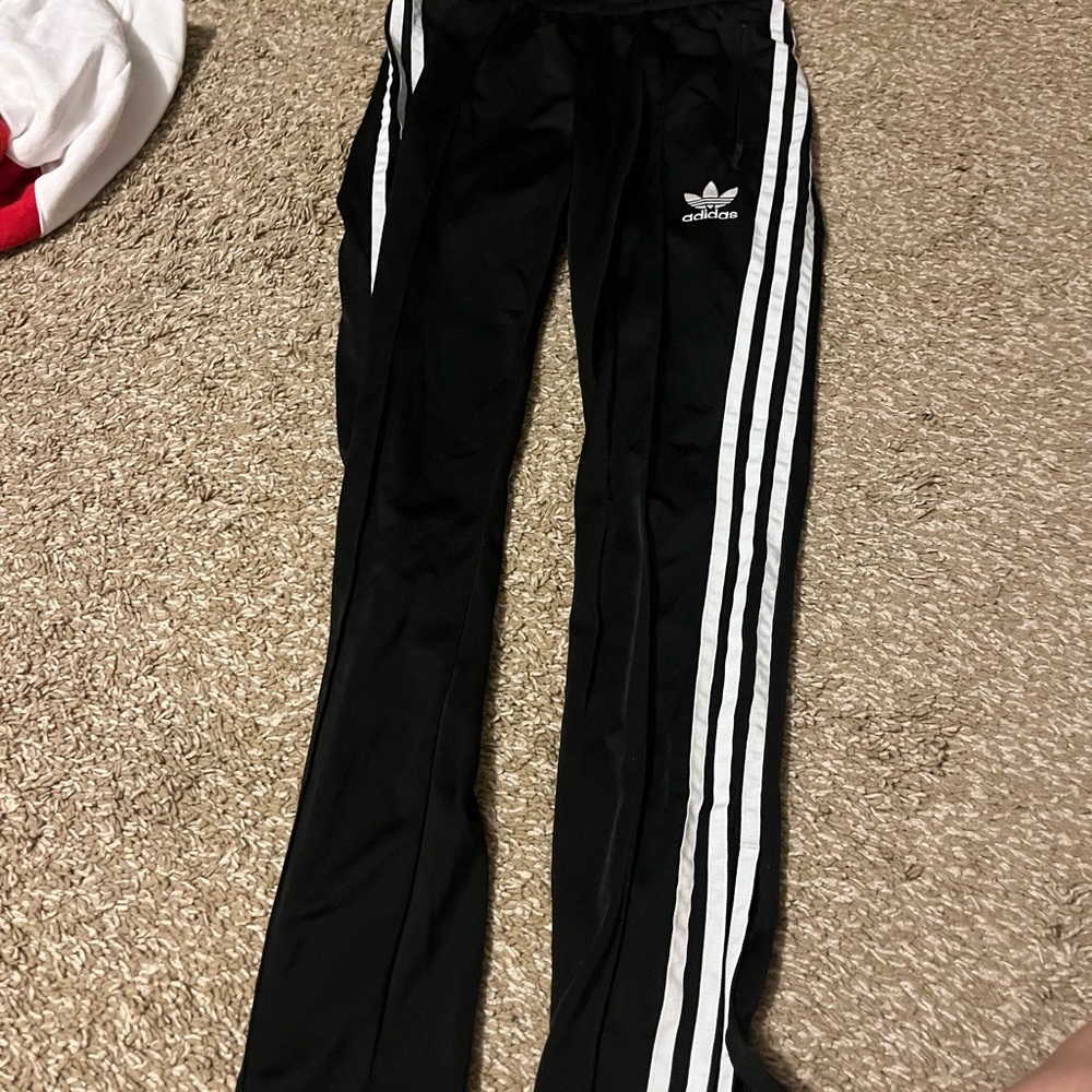 Women adidas sweatpants/ joggers
